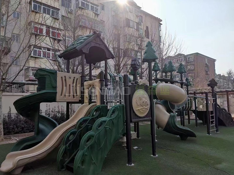 户外儿童组合滑梯筑梦森林案例 1.jpg